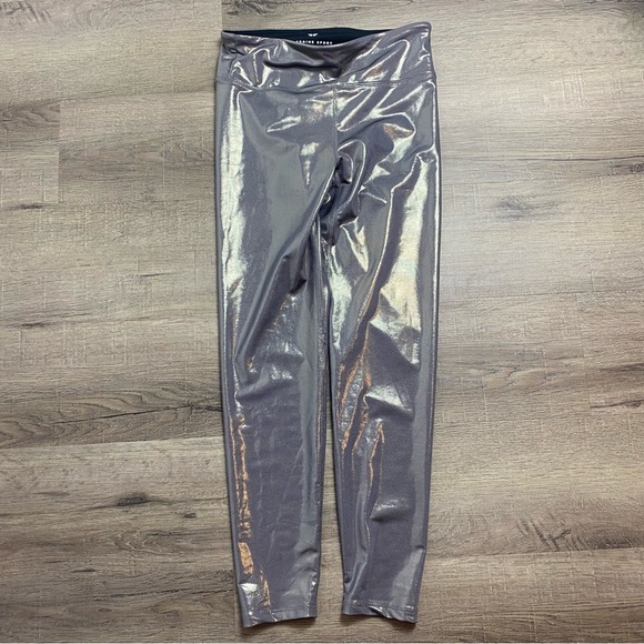 Heroine Sport Marvel Legging Chrome Silver High Waisted Large NWT - Picture 1 of 5
